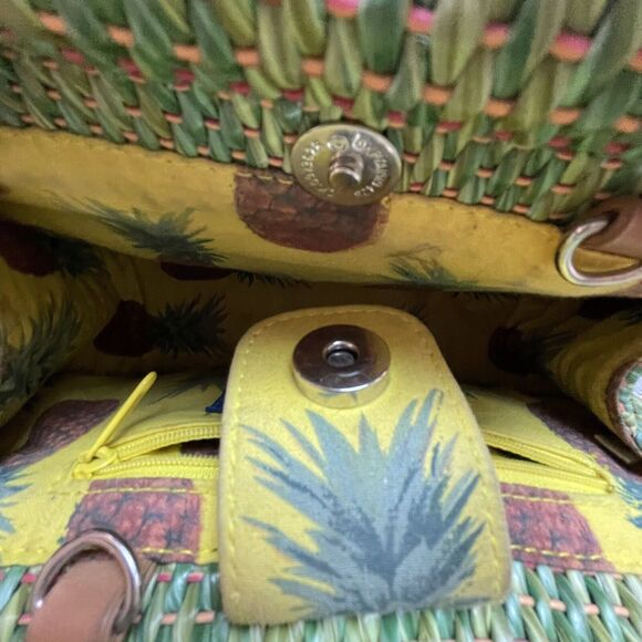 Fossil Forever Purse Green Straw Pineapple Wooden Handle Clutch Boho Hawaiian - Picture 2 of 6